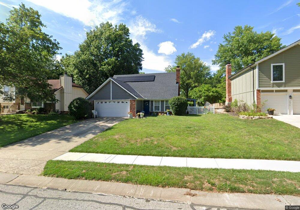 10226 W 50th Terrace, Shawnee, KS 66203 - photo 1
