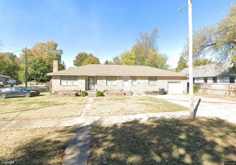 322 S Cherokee Ave, Tahlequah, OK 74464 - photo 1