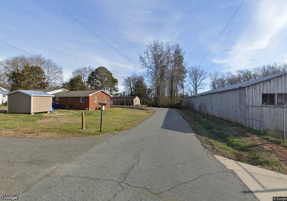 197 Pine Ave, Siler City, NC 27344 - photo 1