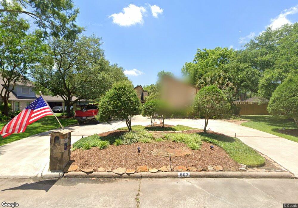 507 Williamsburg Cir, Friendswood, TX 77546 - photo 1