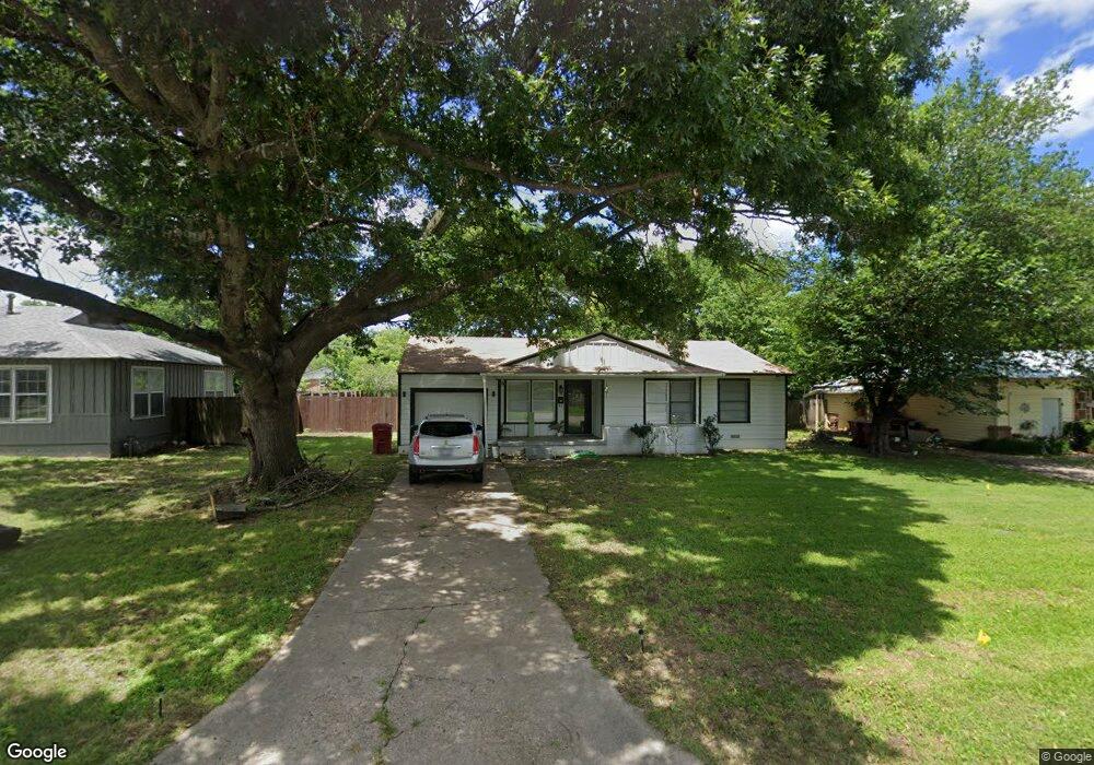 116 W Russell Ave, Bonham, TX 75418 - photo 1