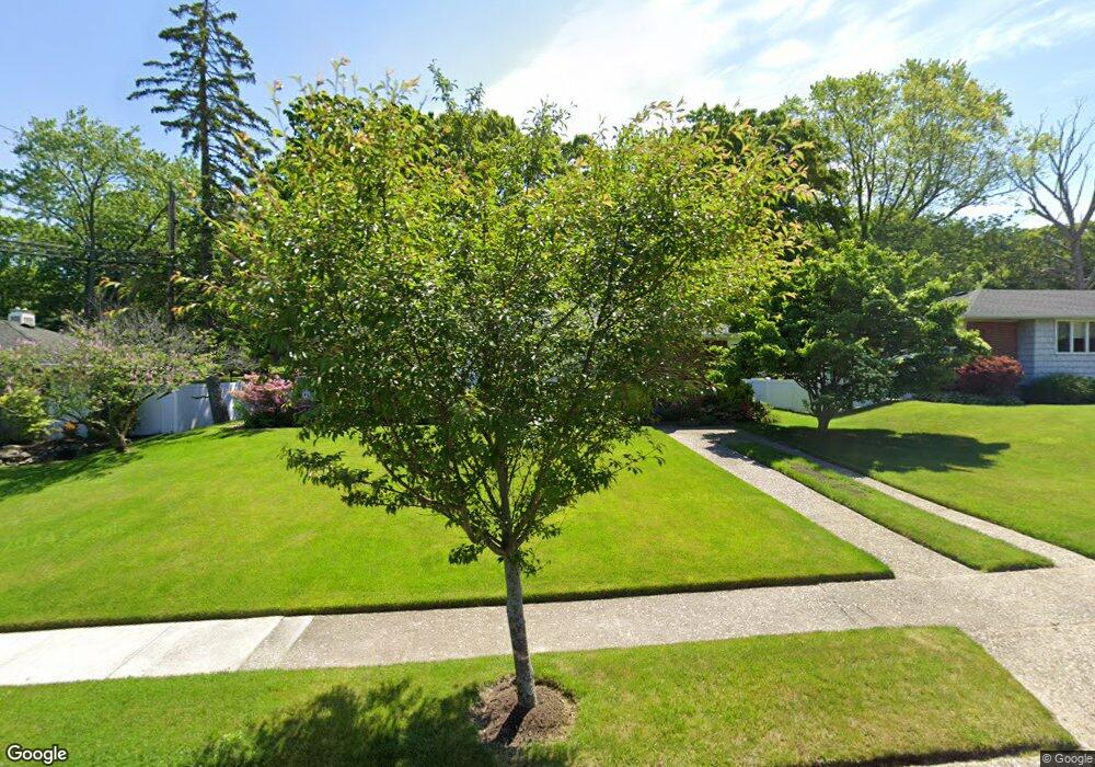 7 August Crescent, ComMacK, NY 11725 - photo 1