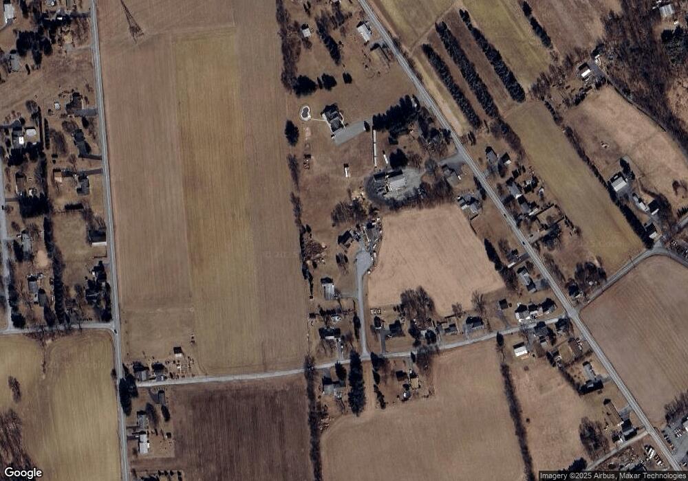 495 Twin Ln, Bath, PA 18014 - photo 1