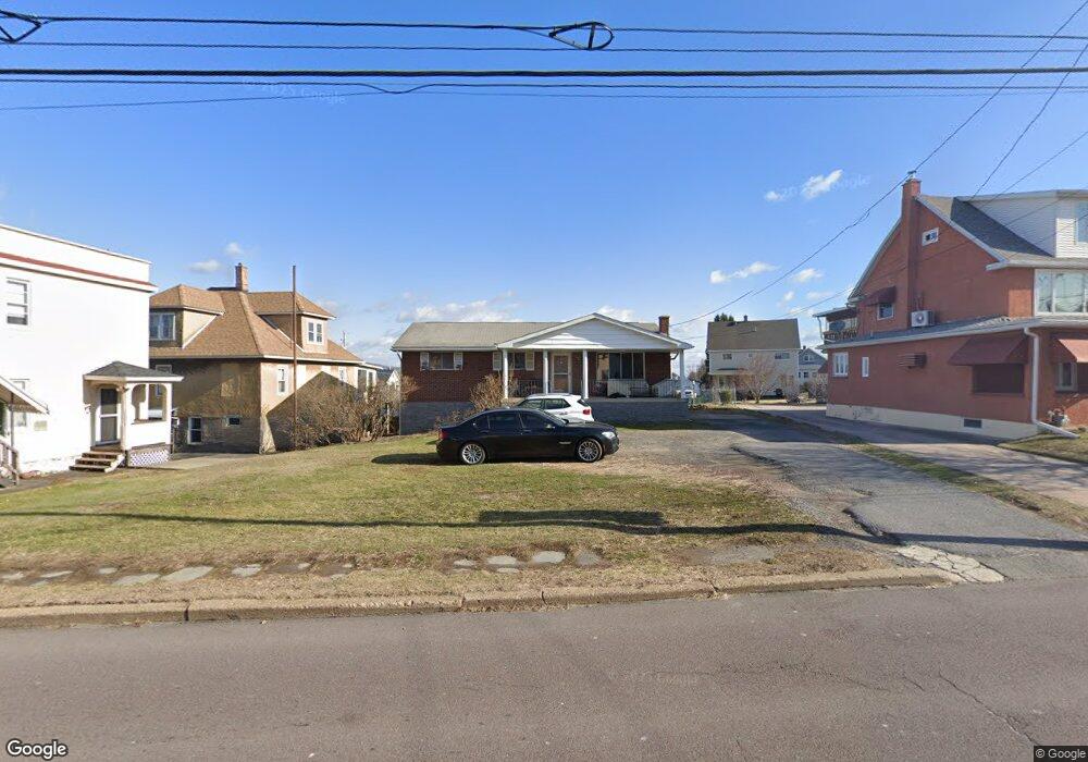 705 E Drinker St, Dunmore, PA 18512 - photo 1