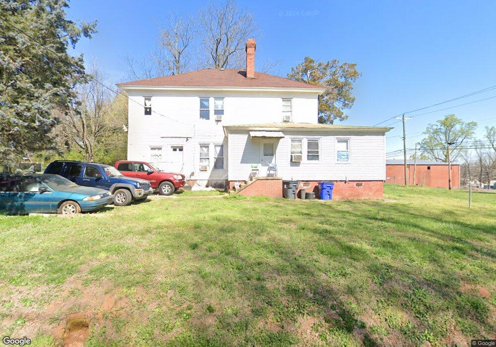 401 N Dogwood Ave, Siler City, NC 27344 - photo 1