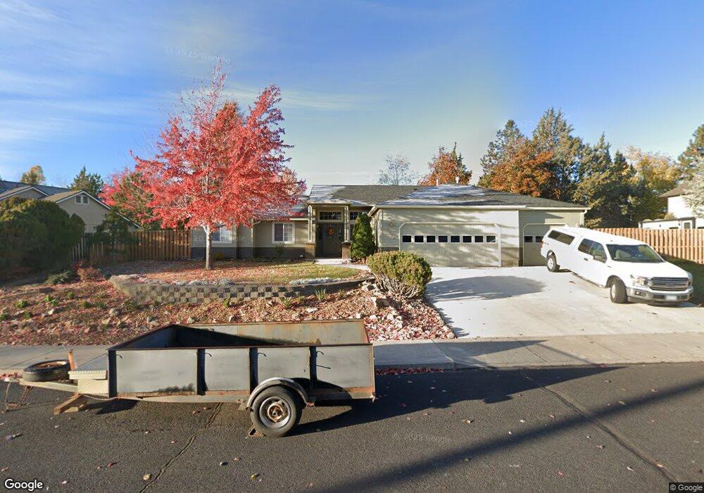 3722 SW Volcano Ave, Redmond, OR 97756 - photo 1