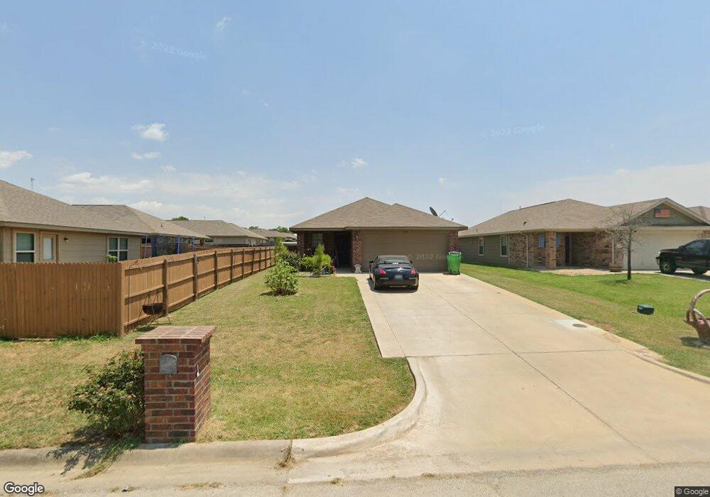 225 Candlewood Cir, Gainesville, TX 76240 - photo 1