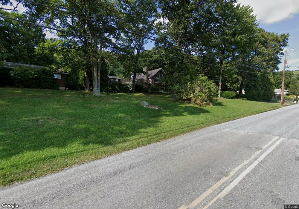 1087 Constitution Ave, Pen Argyl, PA 18072 - photo 1