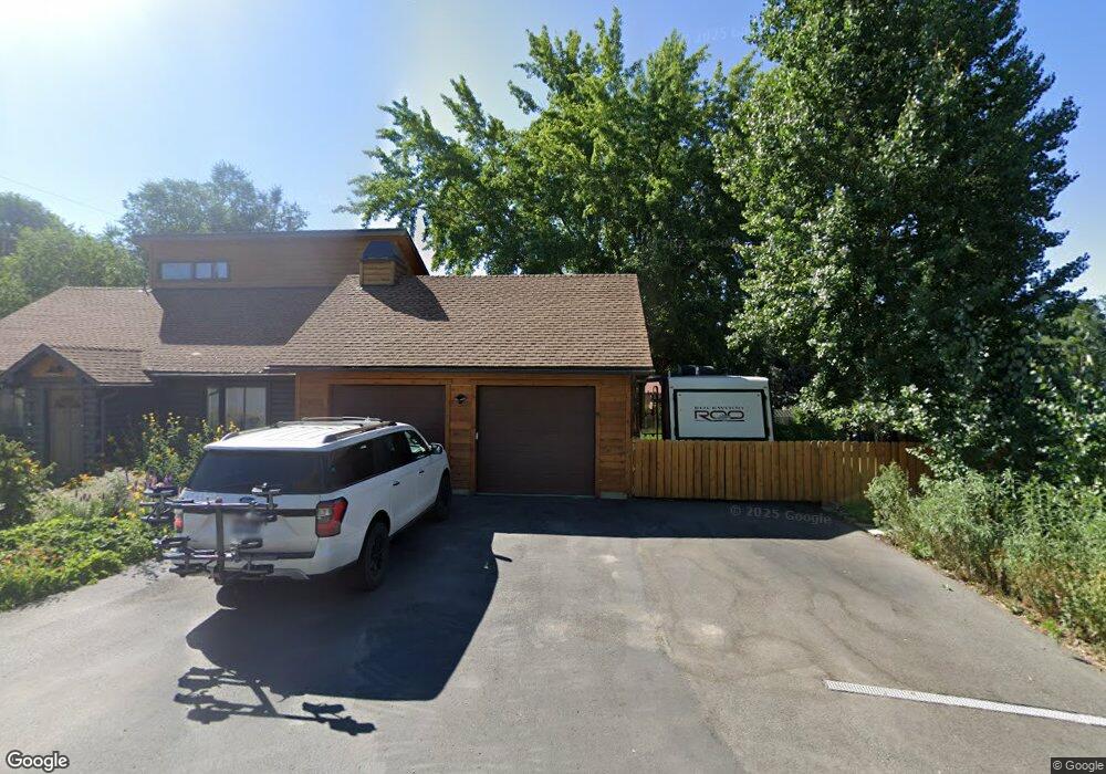 302 Walnut St, Bellevue, ID 83313 - photo 1