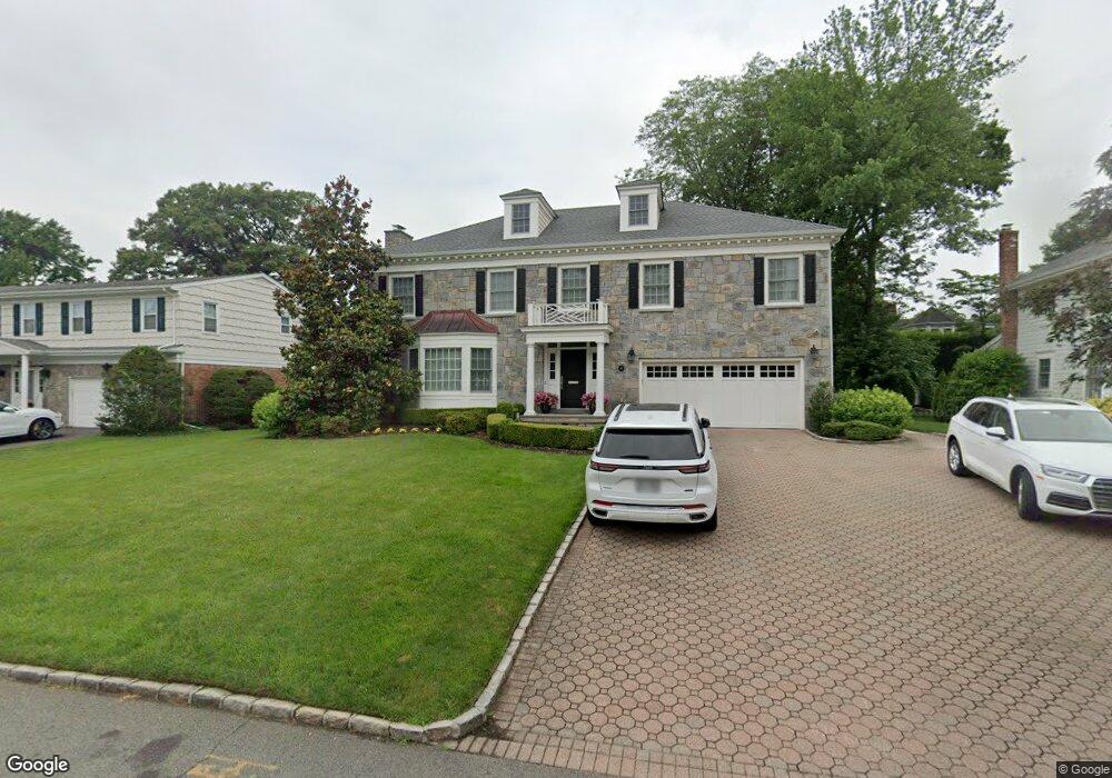 43 Colony Ln, Manhasset, NY 11030 - photo 1