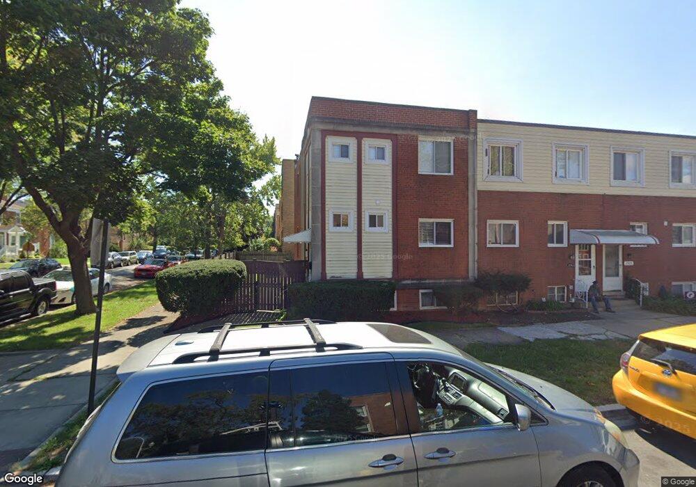 2901 W Glenlake Ave, Chicago, IL 60659 - photo 1