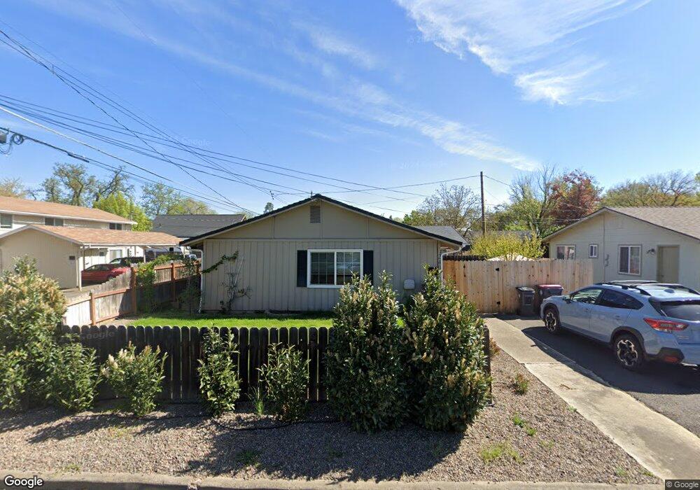 240 N 5th St, Central Point, OR 97502 - photo 1