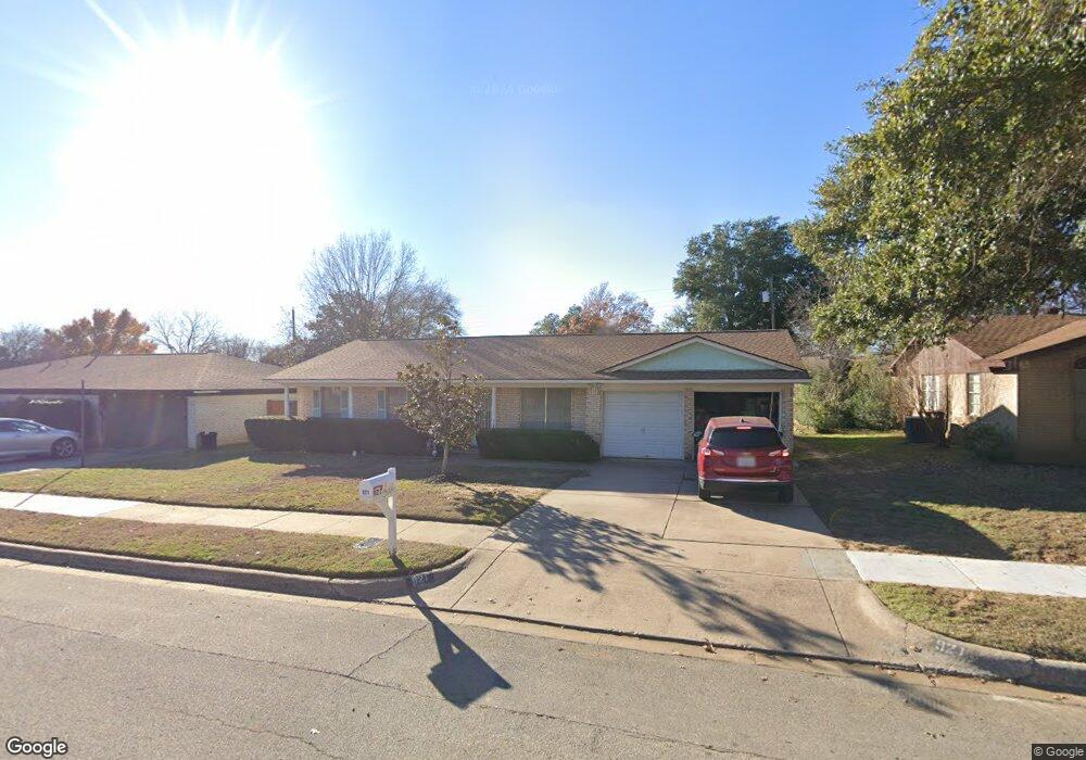 921 Chattanooga Dr, Bedford, TX 76022 - photo 1