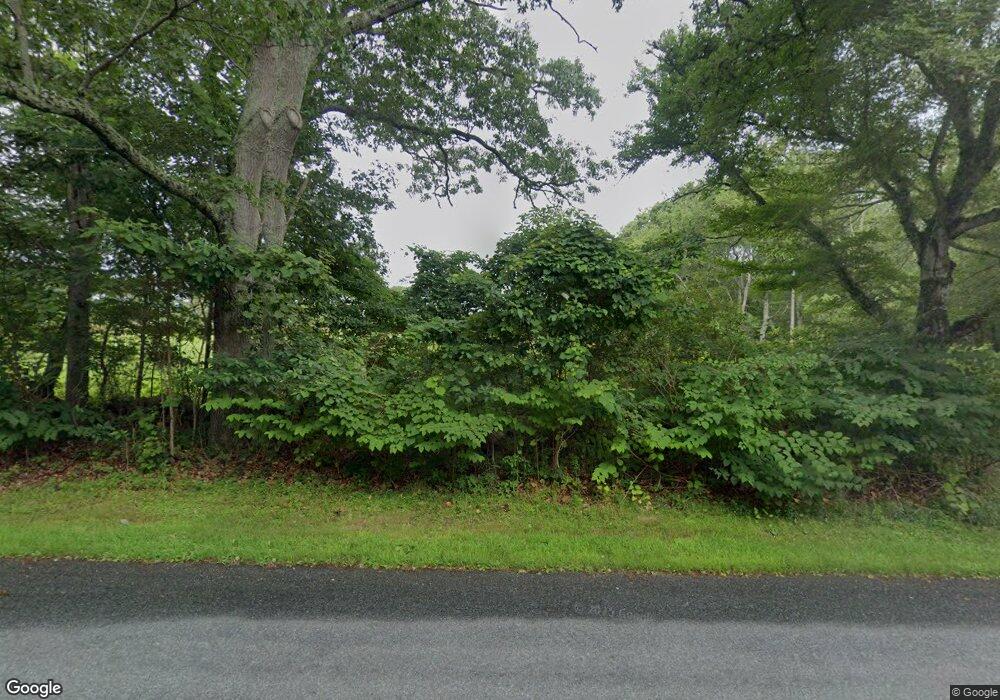 725 Horseneck Rd, South Dartmouth, MA 02748 - photo 1