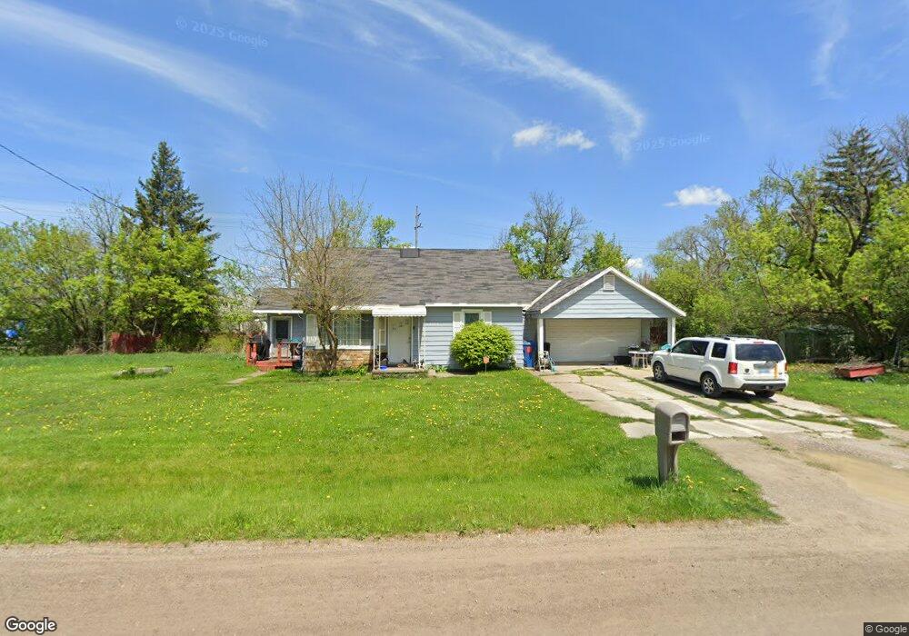 3348 Arlene Dr, Flint, MI 48532 - photo 1