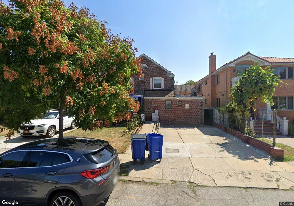 5723 141st St, Flushing, NY 11355 - photo 1