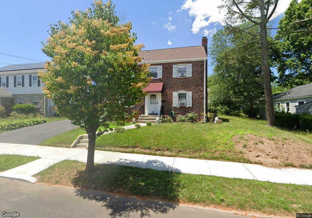 236 Roydon Rd, New Haven, CT 06511 - photo 1