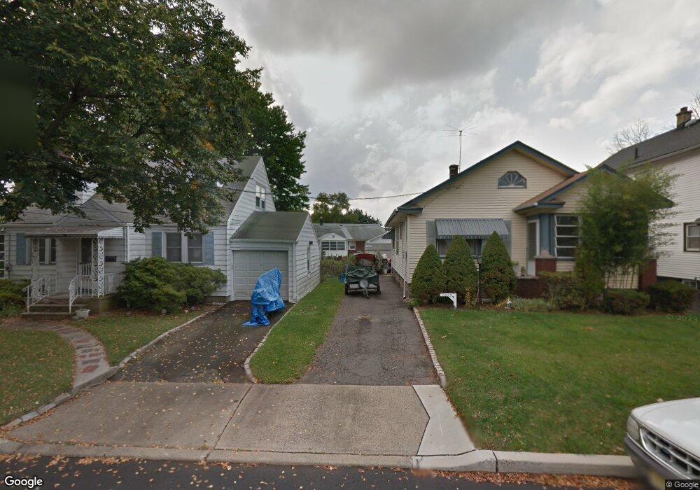 1011 Wheatsheaf Rd, Linden, NJ 07036 - photo 1