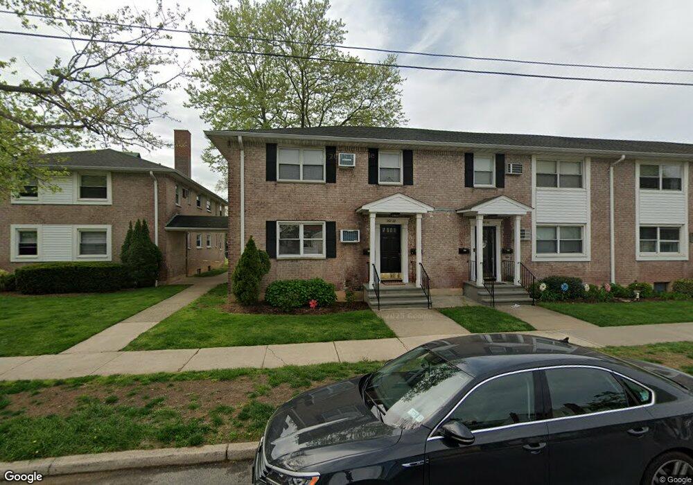 268-8 81st Ave, New Hyde Park, NY 11040 - photo 1