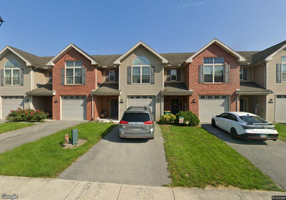 739 Bassett Dr, Chambersburg, PA 17201 - photo 1