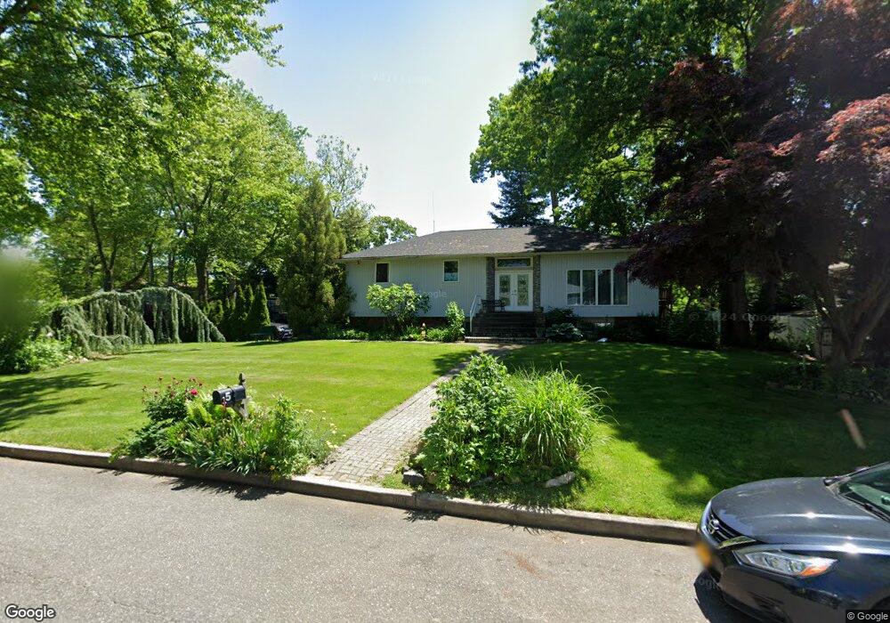 5 Fernwood Dr, ComMacK, NY 11725 - photo 1