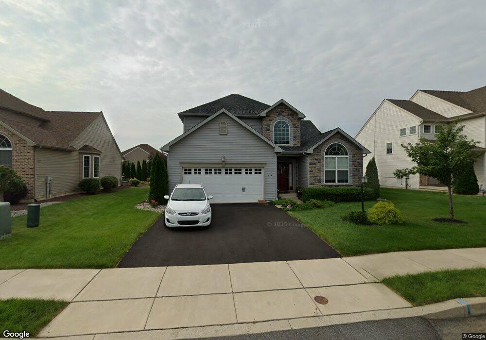 714 Mulberry Dr, Nazareth, PA 18064 - photo 1