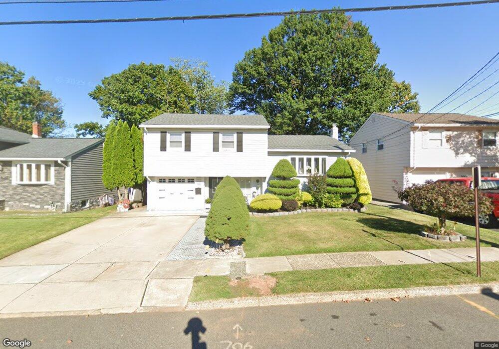 706 Riverbend Rd, Linden, NJ 07036 - photo 1