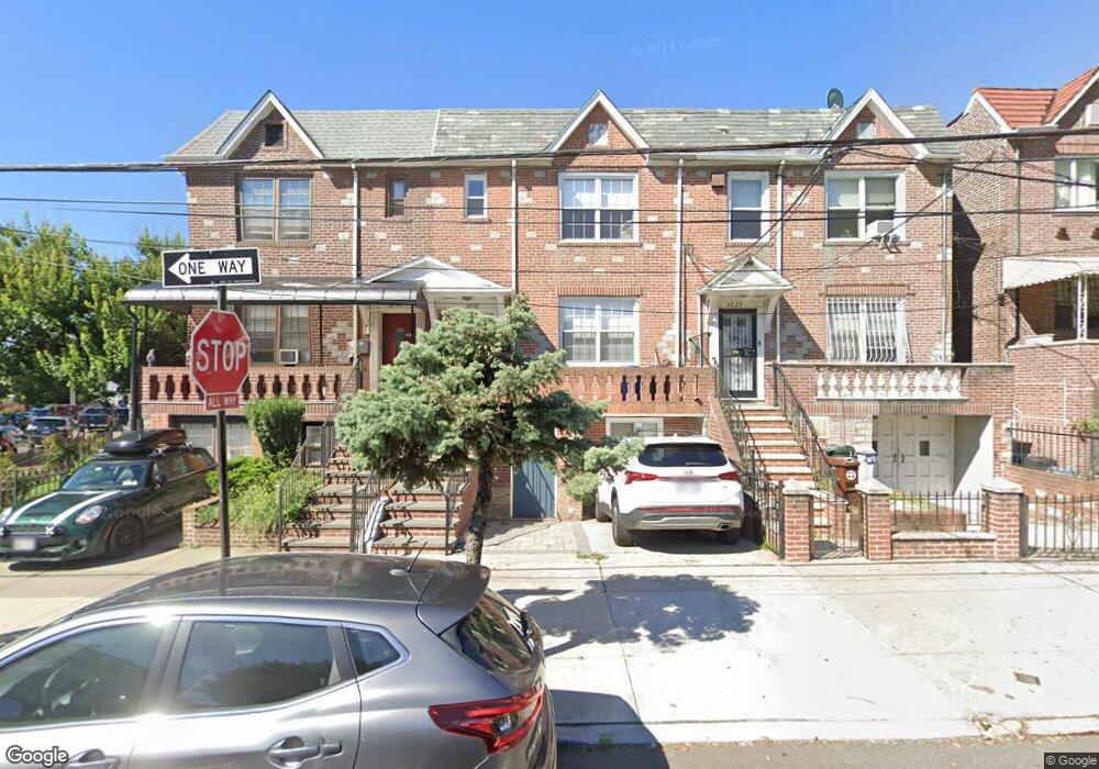 4524 Newtown Rd, Astoria, NY 11103 - photo 1