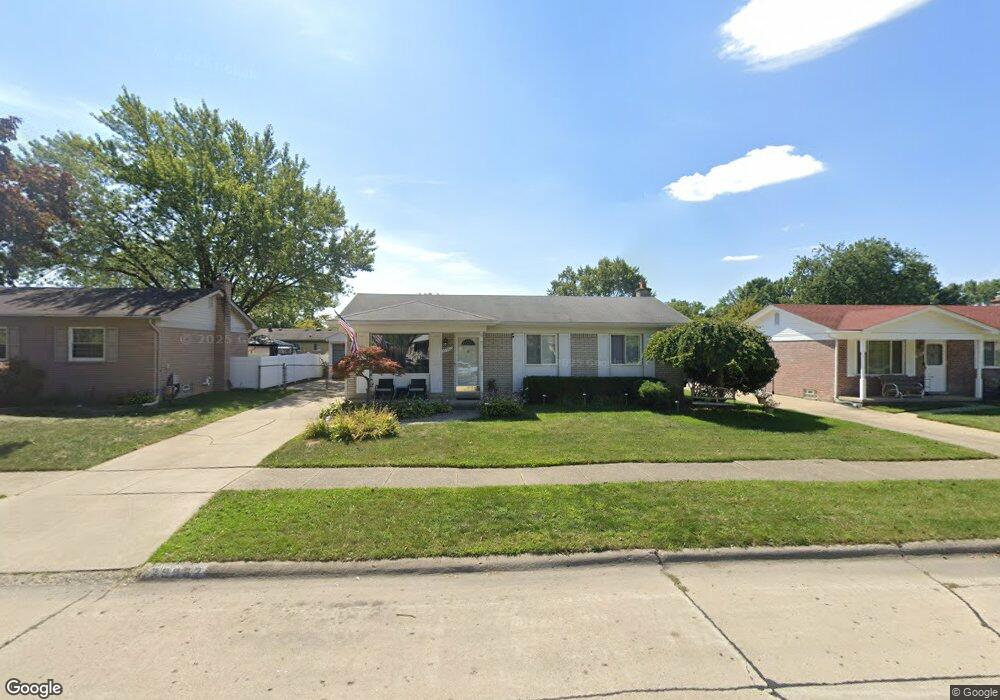 29962 Drager Dr, Roseville, MI 48066 - photo 1