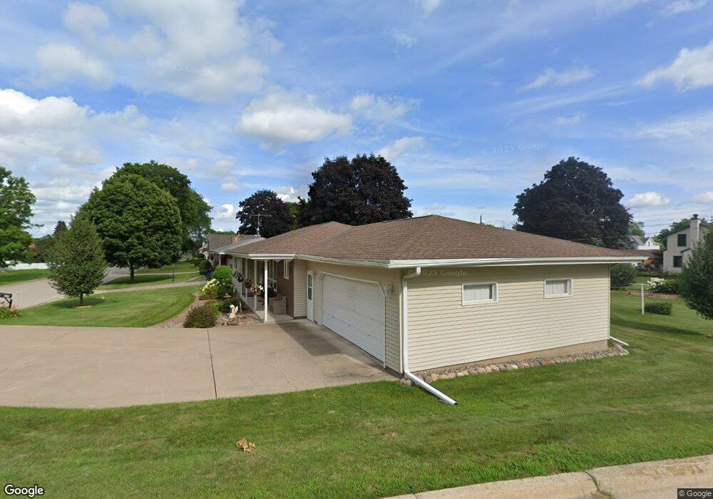 629 N 3rd St, La Crescent, MN 55947 - photo 1