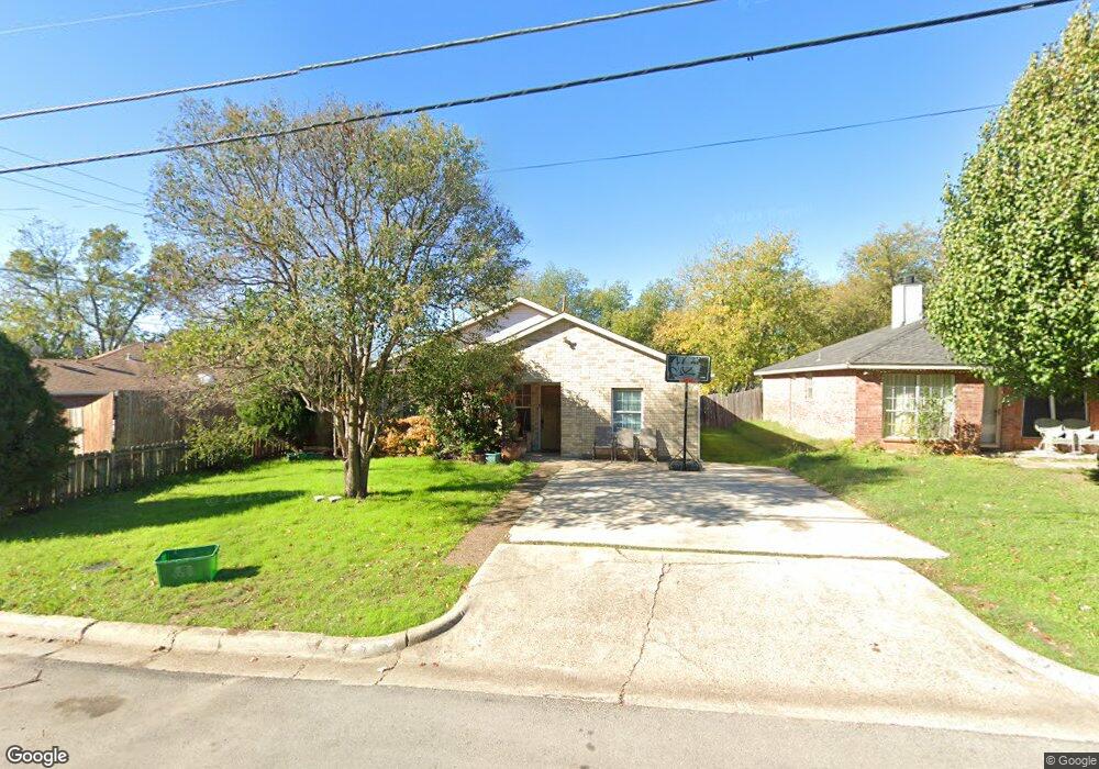 513 SW 5th St, Grand Prairie, TX 75051 - photo 1