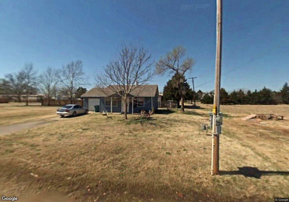 305 W B Ave, Cache, OK 73527 - photo 1
