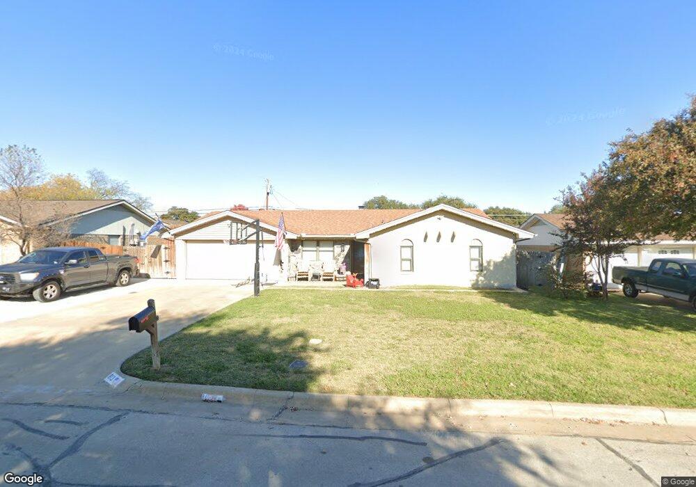 813 Springdale Rd, Bedford, TX 76021 - photo 1