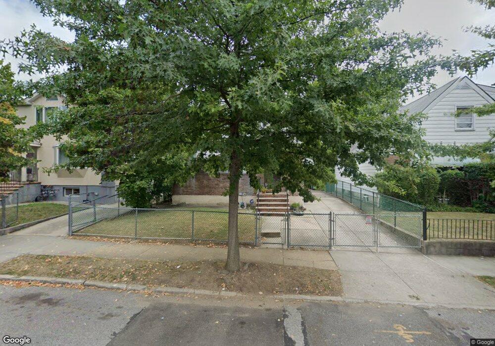 62-10 136th St, Flushing, NY 11367 - photo 1