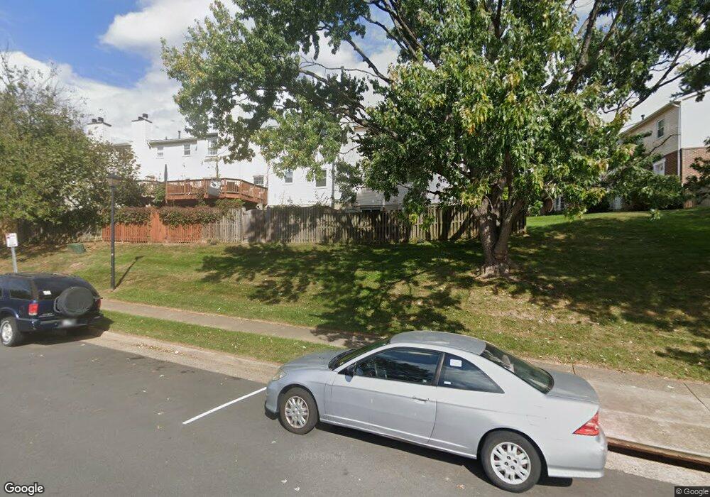 3010 White Birch Ct, Fairfax, VA 22031 - photo 1