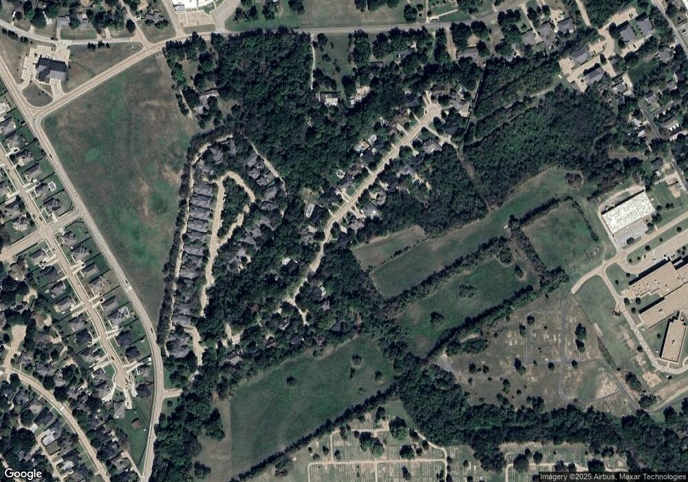 1209 Oak Creek Dr, Ennis, TX 75119 - photo 1