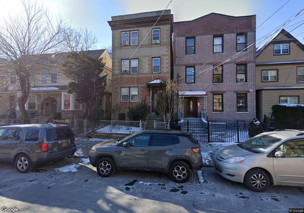 517 van Cortlandt Park Ave unit 1, Yonkers, NY 10705 - photo 1