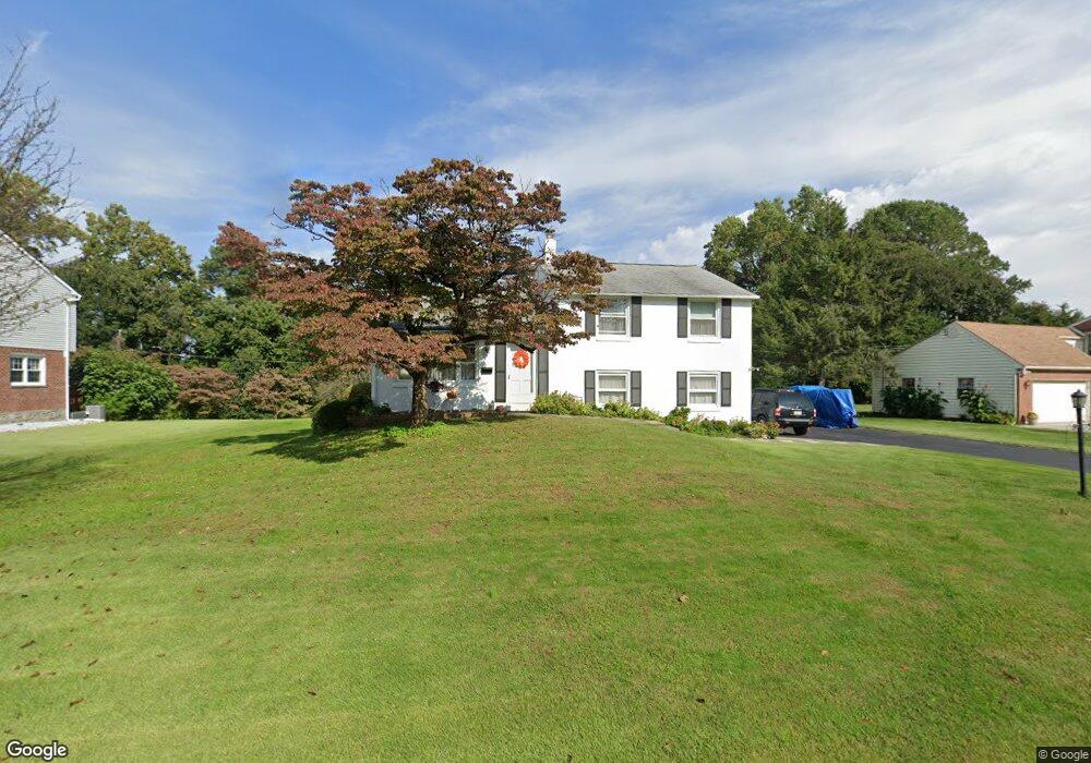 221 Canterbury Dr, Wallingford, PA 19086 - photo 1