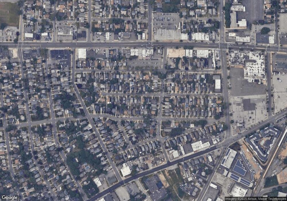 217 Oak St, West Hempstead, NY 11552 - photo 1