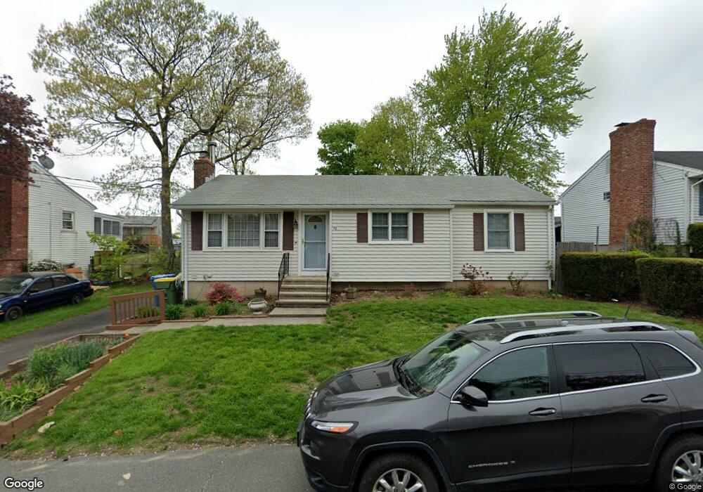 15 Horseshoe Dr, Waterbury, CT 06706 - photo 1