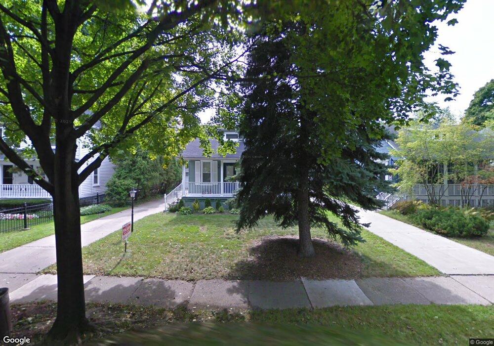 303 Hillcrest Ave, Grosse Pointe Farms, MI 48236 - photo 1