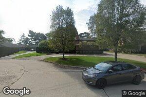 6 Fairlake Ln, Grosse Pointe Shores, MI 48236