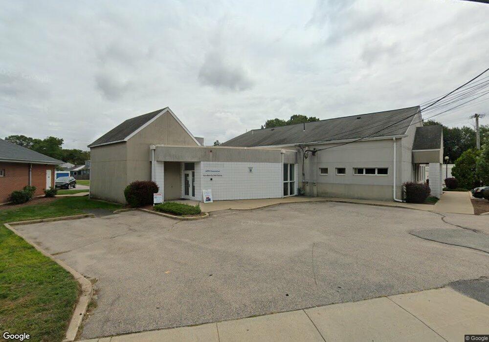 1050 Warwick Ave, Warwick, RI 02888 - photo 1