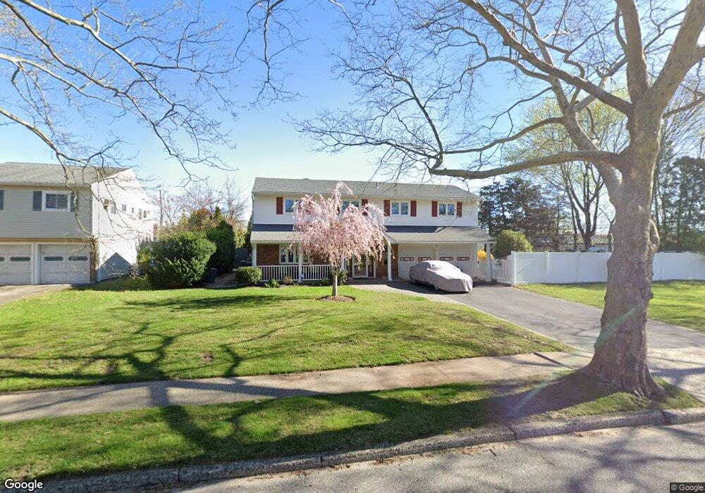 5 Pequa Ln, ComMacK, NY 11725 - photo 1