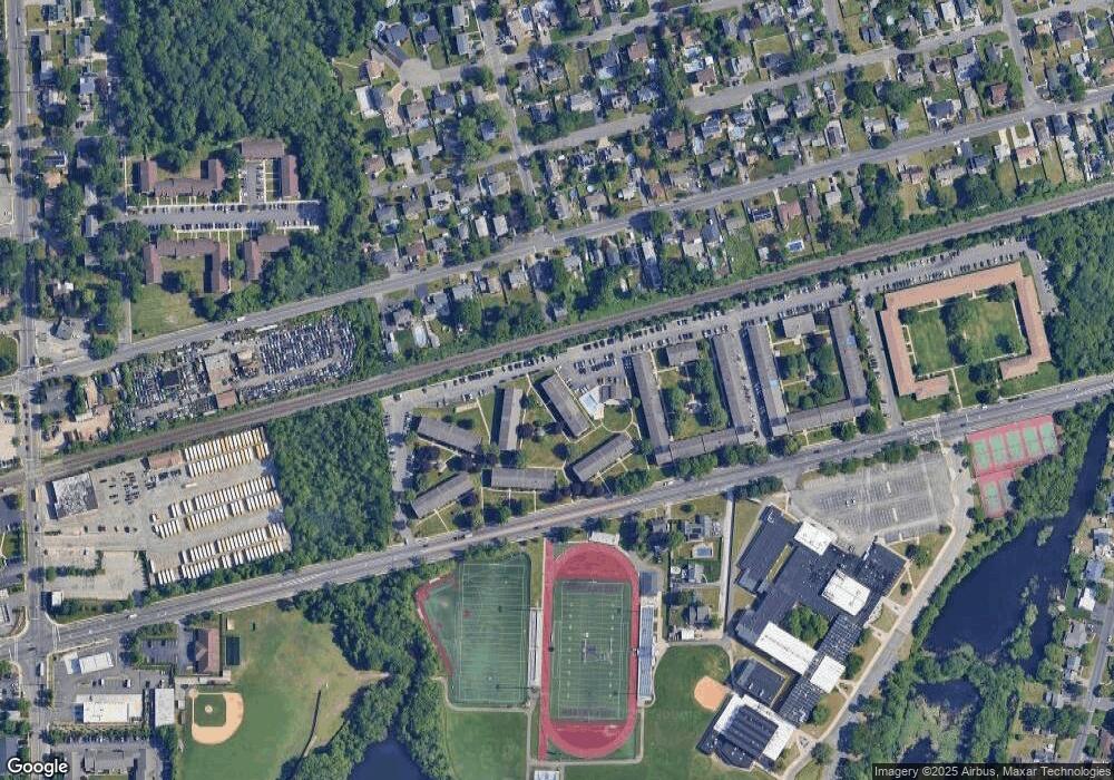 2435 Union Blvd unit 2435, Islip, NY 11751 - photo 1