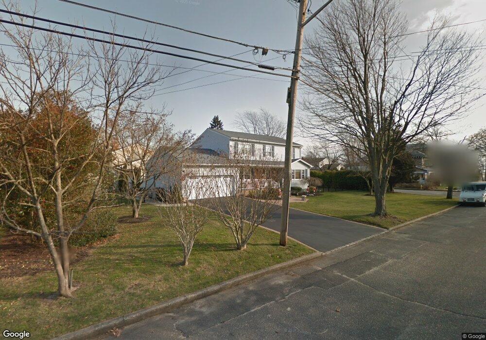 291 Handsome Ave, Sayville, NY 11782 - photo 1