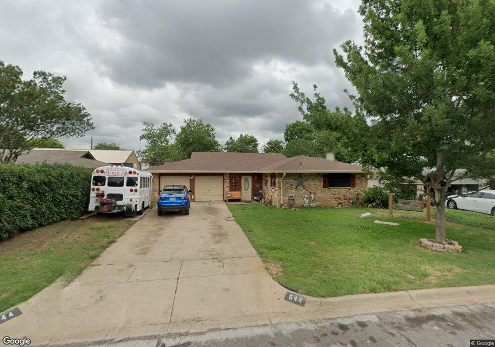 644 Oak Dr, Hurst, TX 76053 - photo 1