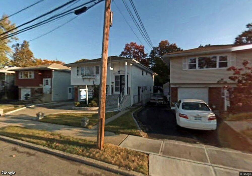 148 Buckingham Place unit 1, Lynbrook, NY 11563 - photo 1