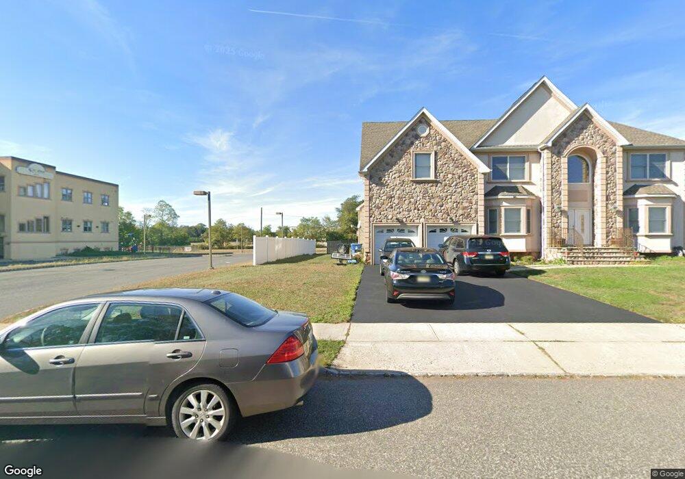 626 Roosevelt Ave, Piscataway, NJ 08854 - photo 1