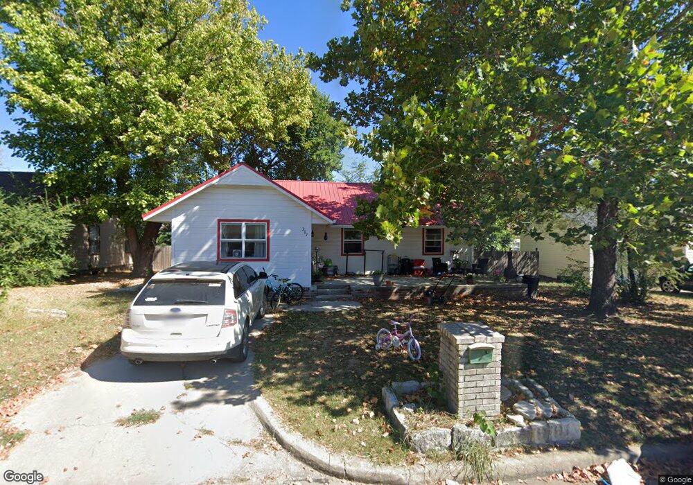 307 N Orphan St, Pryor, OK 74361 - photo 1